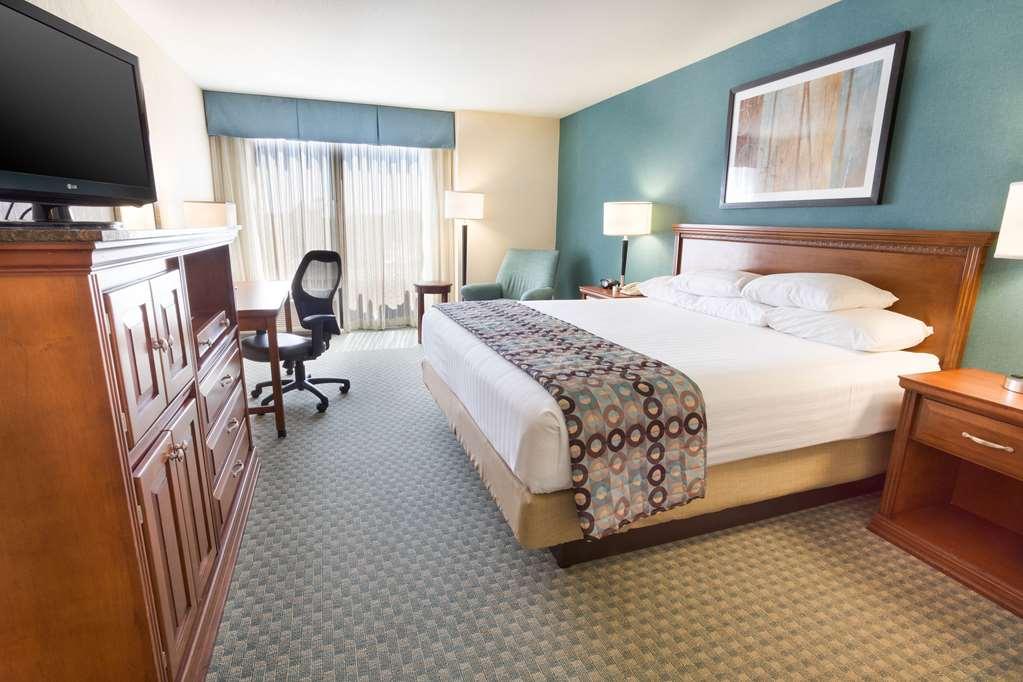 Drury Inn & Suites Birmingham Lakeshore Drive Room photo