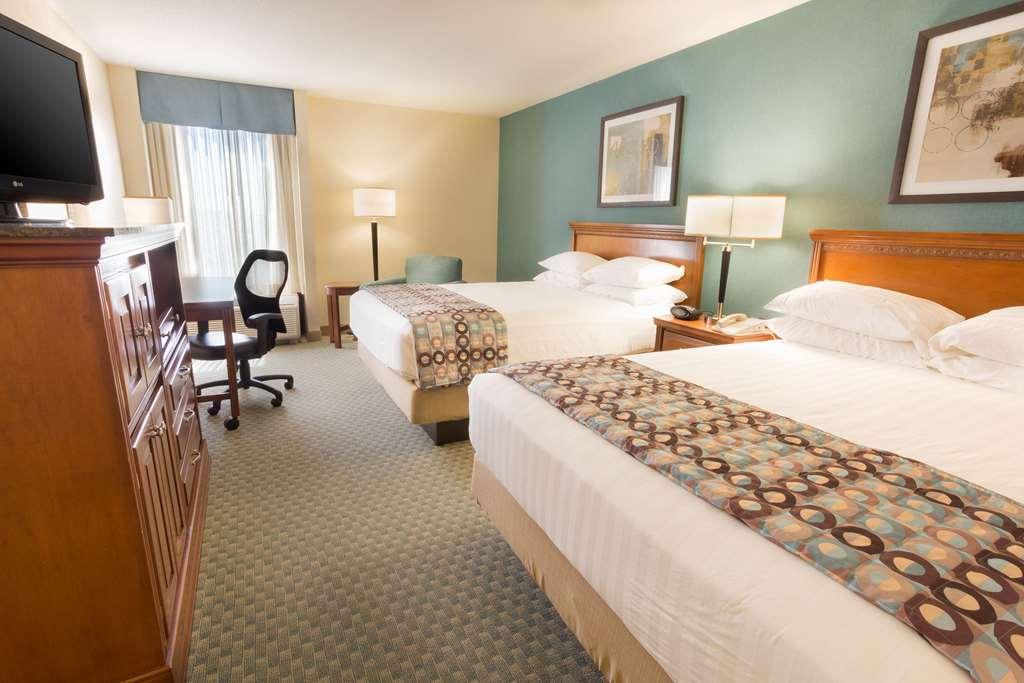 Drury Inn & Suites Birmingham Lakeshore Drive Room photo